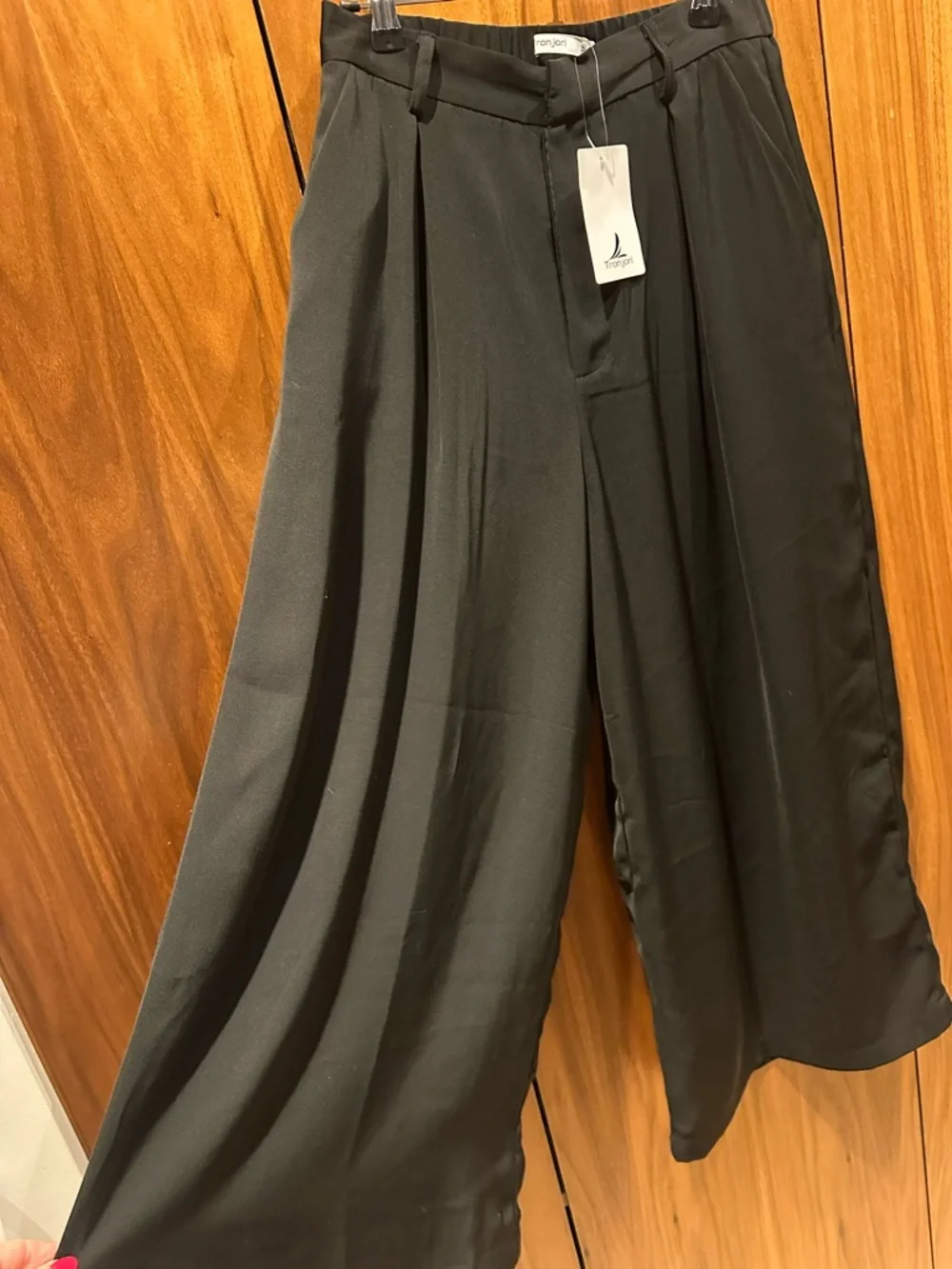 Black Wide-Leg Tailored Pants — Trapeze Fit - Picture 4 of 5